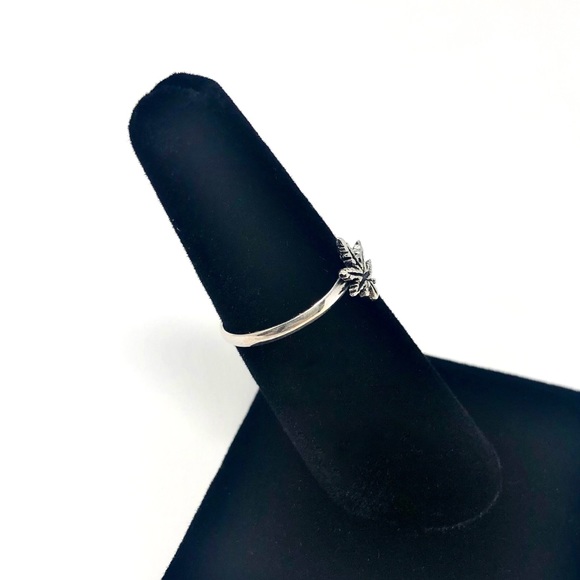 Sterling Silver Marijuana Pot Leaf Symbol Ring - Picture 5 of 8